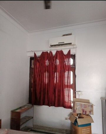 Furnished Amenities in 1 BHK Villa at Aliganj – for Rent