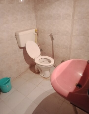 Bathroom in 1 BHK Villa at Aliganj – for Rent