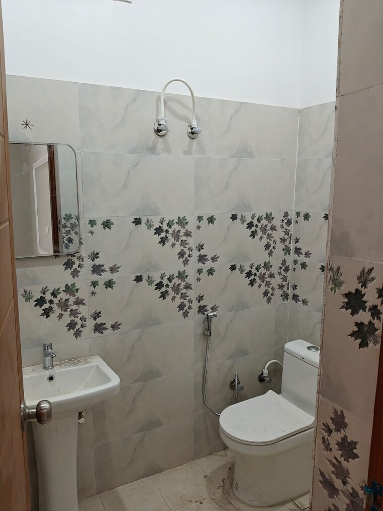 Bathroom, sahastradhara road 3 Bedroom 1700 Sq.Ft. Villa In Sahastradhara Road Dehradun 8766351