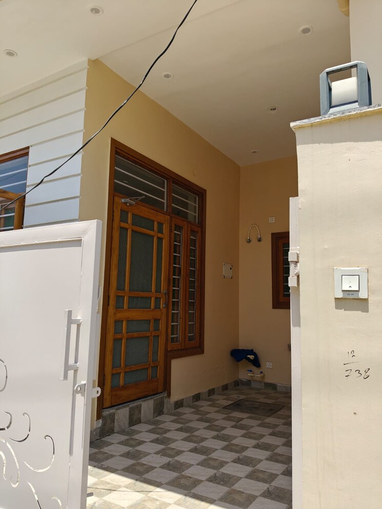 Room, sahastradhara road 3 Bedroom 1700 Sq.Ft. Villa In Sahastradhara Road Dehradun 8766351