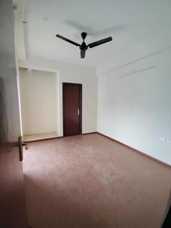 2.5 BHK + Study Room 990 Sq.Ft. Apartment in Amrapali Centurian Park
