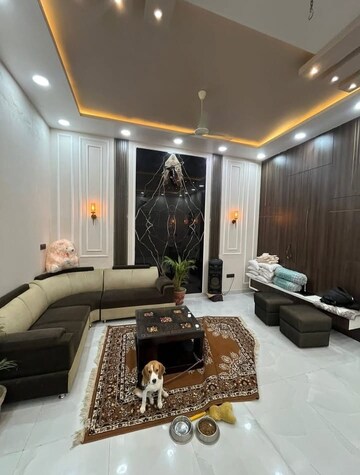 Living Room in 2.5 BHK Builder Floor at Sector 30 – for Sale
