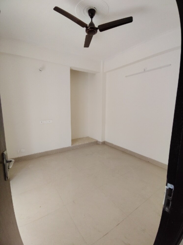 Room, amrapali-centurian-park 2.5 Bedroom 990 Sq.Ft. Apartment In Tech Zone 4 Greater Noida Greater Noida 8766366