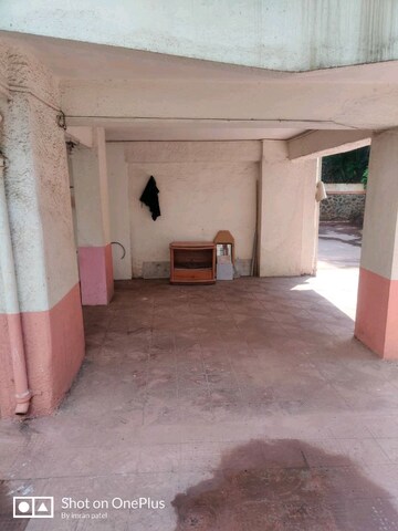 Room in 2 BHK Apartment at Cozy Home, Bandra West – for Rent