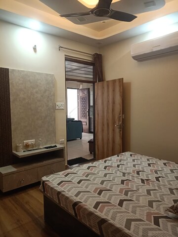 Bedroom in 2 BHK Builder Floor at Manas Town, Indira Nagar – for Rent