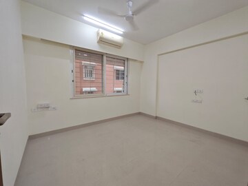 Room in 3 BHK Apartment at Tridhaatu Lakshmi Vani, Chembur – for Rent