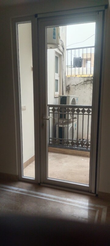 Building Lobby in 3 BHK Builder Floor at Malviya Nagar – for Rent