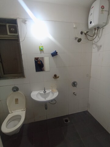 Bathroom in 1.5 BHK Apartment at Lodha Palava Casa Rio Caspiana, Dombivli East – for Sale