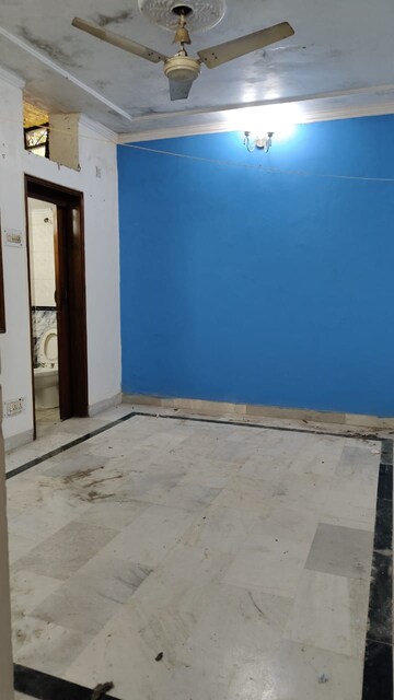 Room in 2 BHK Builder Floor at Hargobind Enclave – for Rent