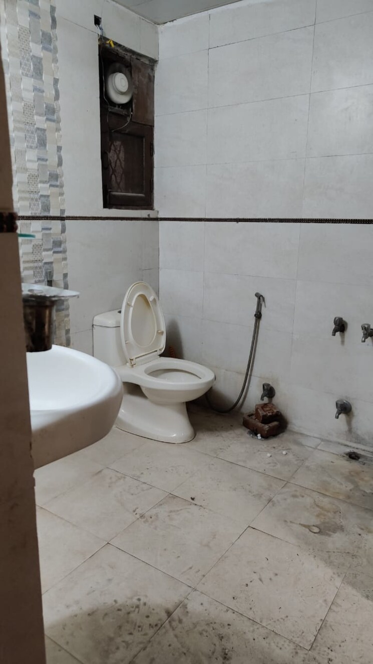 Bathroom, hargobind enclave 2 Bedroom 800 Sq.Ft. Builder Floor In Hargobind Enclave Delhi 8766405