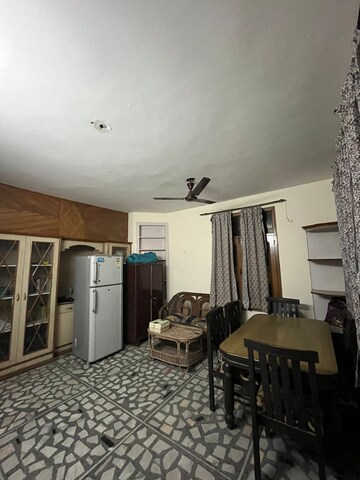 Master Bedroom in 2 BHK Builder Floor at Sector 43 – for Rent