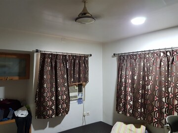 Room in 3 BHK Apartment at Sealdah – for Sale