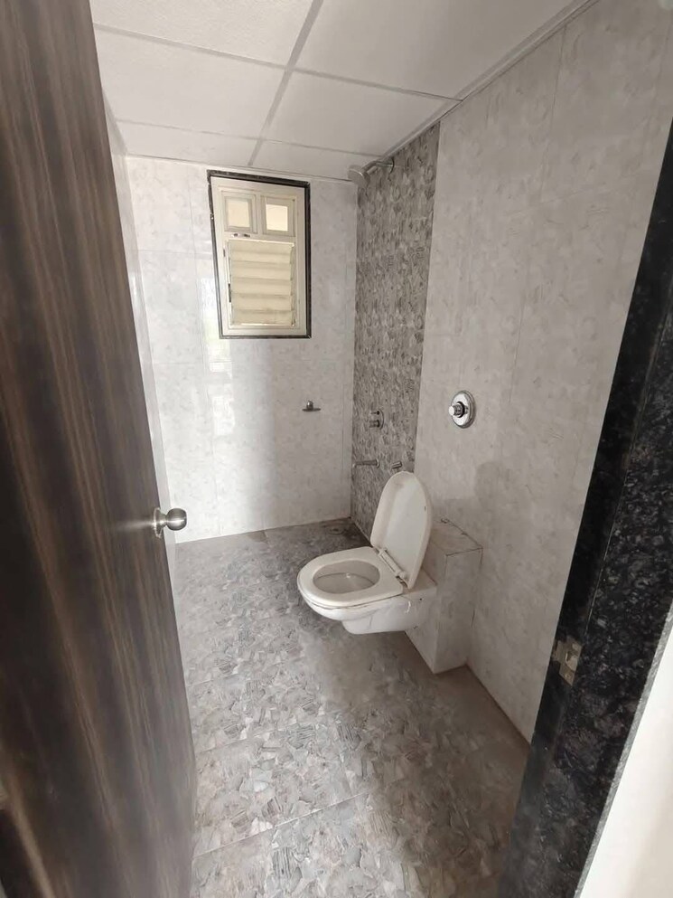 Bathroom, goel-ganga-altus 2.5 Bedroom 900 Sq.Ft. Apartment In Kharadi Pune 8766416