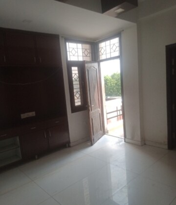 Room in 2 BHK Independent House at Aliganj – for Rent