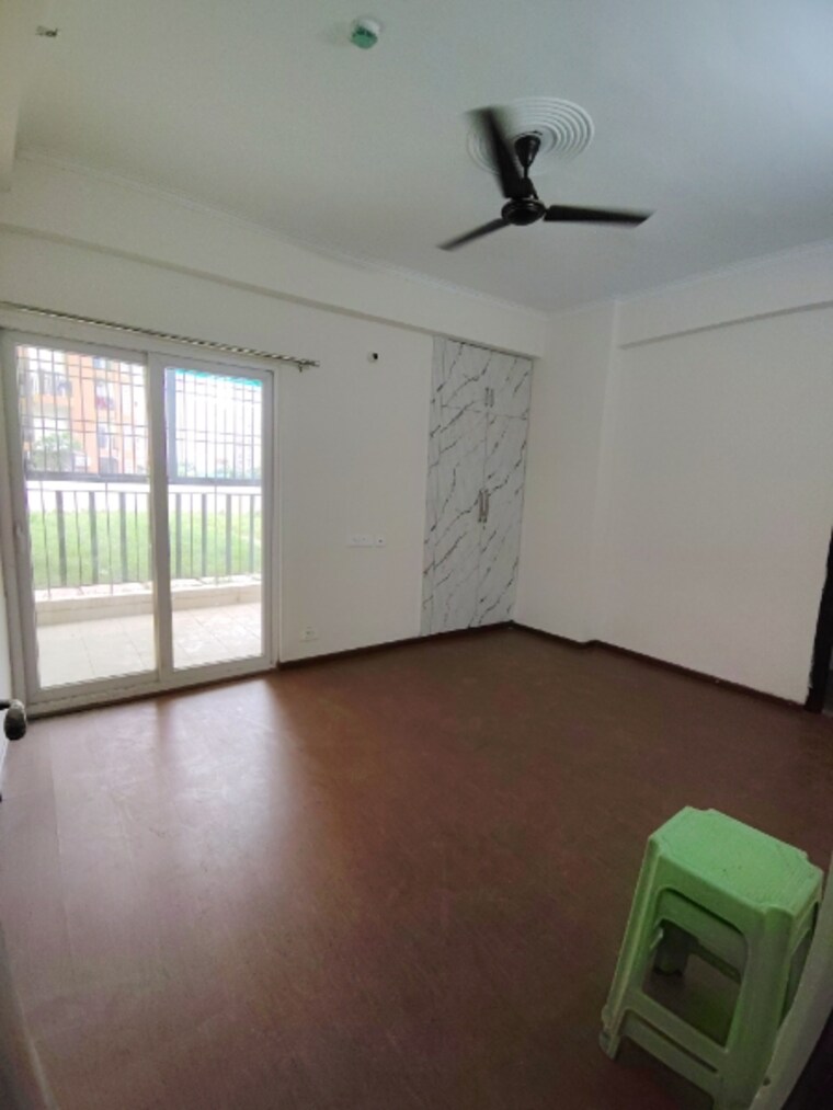 Room, amrapali-centurian-park-phase-ii 3 Bedroom 1400 Sq.Ft. Apartment In Tech Zone 4 Greater Noida Greater Noida 8766467