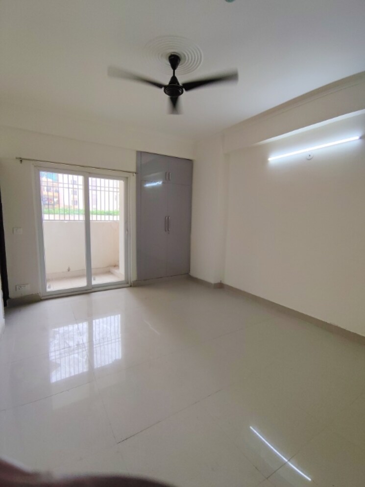 Room, amrapali-centurian-park-phase-ii 3 Bedroom 1400 Sq.Ft. Apartment In Tech Zone 4 Greater Noida Greater Noida 8766467