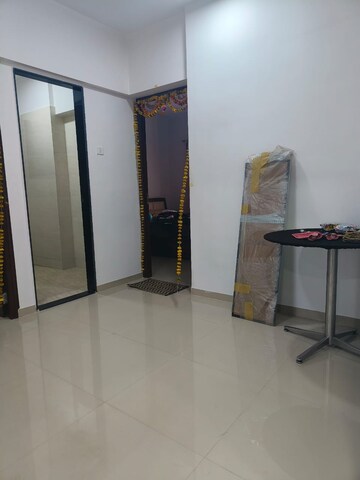 Room in 2 BHK Apartment at Riverdale Tower, Andheri East – for Rent