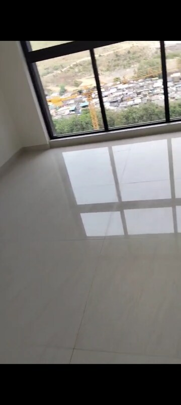 Room in 2 BHK Apartment at Lodha Woods, Kandivali East – for Sale