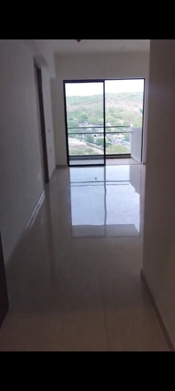 Room in 2 BHK Apartment at Lodha Woods, Kandivali East – for Sale