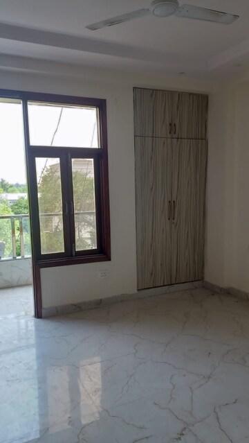 Room in 1 BHK Builder Floor at Saket – for Rent