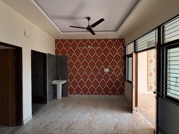 Bedroom in 3 BHK Builder Floor at Sector 33 – for Sale