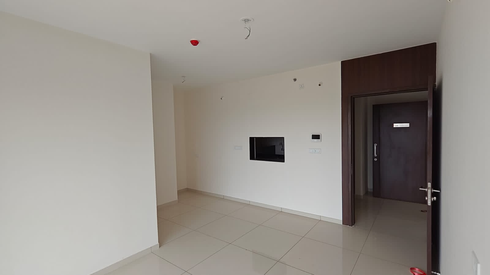 2 BHK + Extra Room Apartment For Rent in Gulmohar Helios