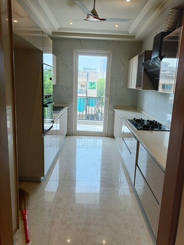 Building Lobby in 4 BHK Builder Floor at Aradhya Homes, Sector 67a – for Rent