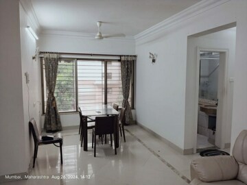 Room in 4 BHK Apartment at Oberoi Realty Esquire, Goregaon East – for Sale