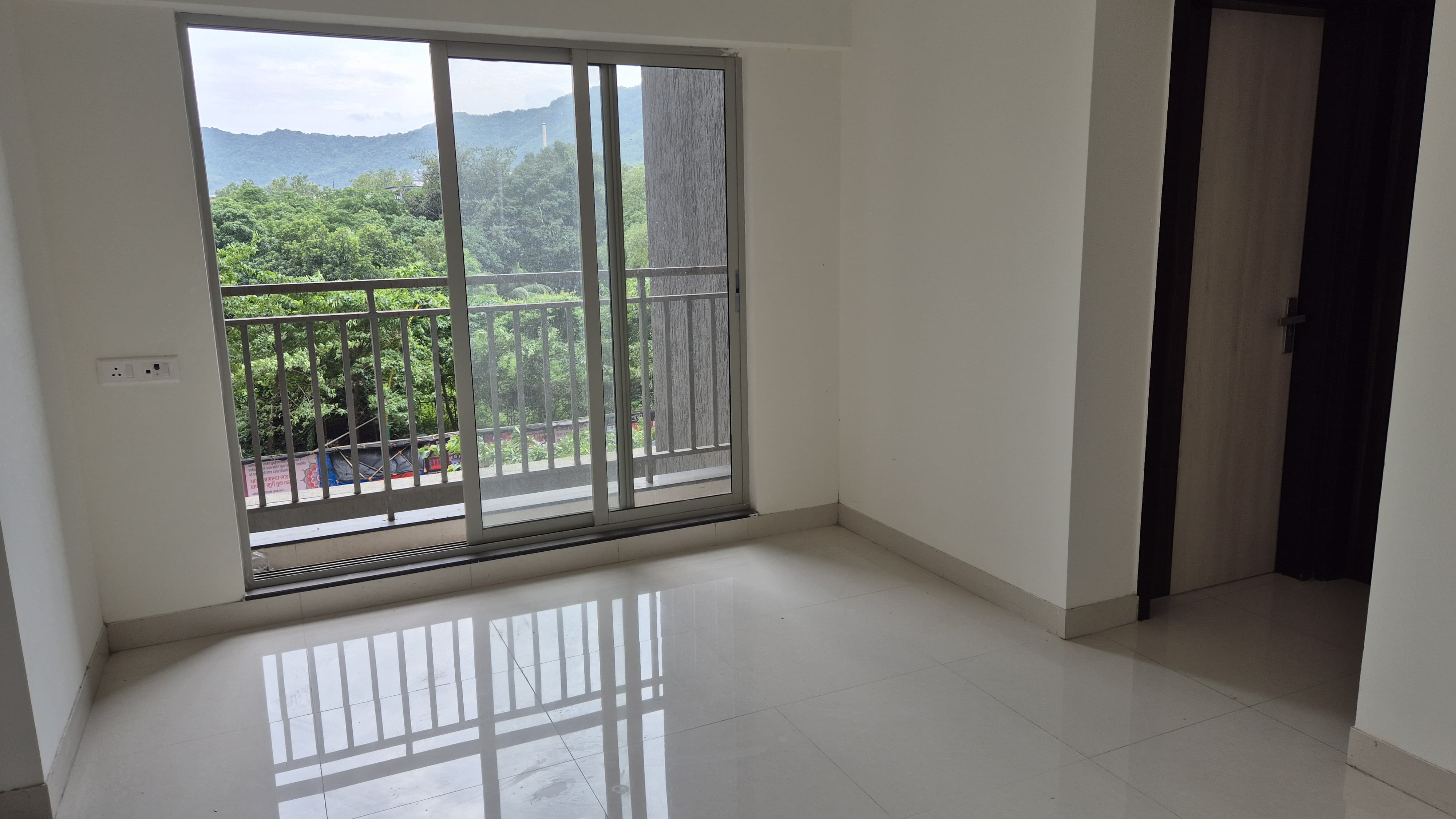 2 BHK Apartment For Sale in Ashar Metro Towers