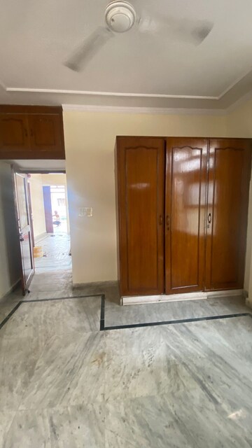 Room in 4 BHK Builder Floor at West Patel Nagar – for Rent