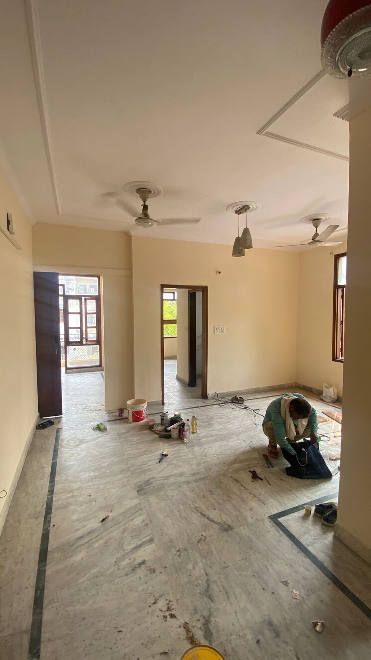 Living Room, west patel nagar 4 Bedroom 1070 Sq.Ft. Builder Floor In West Patel Nagar Delhi 8454172