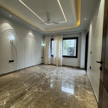 Room in 4 BHK Builder Floor at Uppal Southend, Sector 49 – for Sale