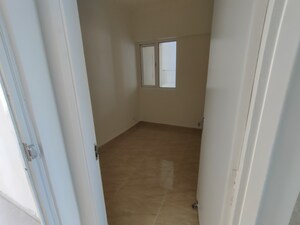 Room in 4 BHK Apartment at Godrej Woods, Sector 43 – for Sale