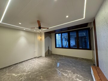 Room in 4 BHK Apartment at Anand Niketan – for Rent
