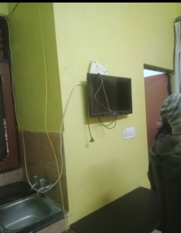 Furnished Amenities in 1 BHK Villa at Aliganj – for Rent