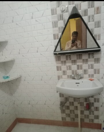 Bathroom in 1 BHK Villa at Aliganj – for Rent