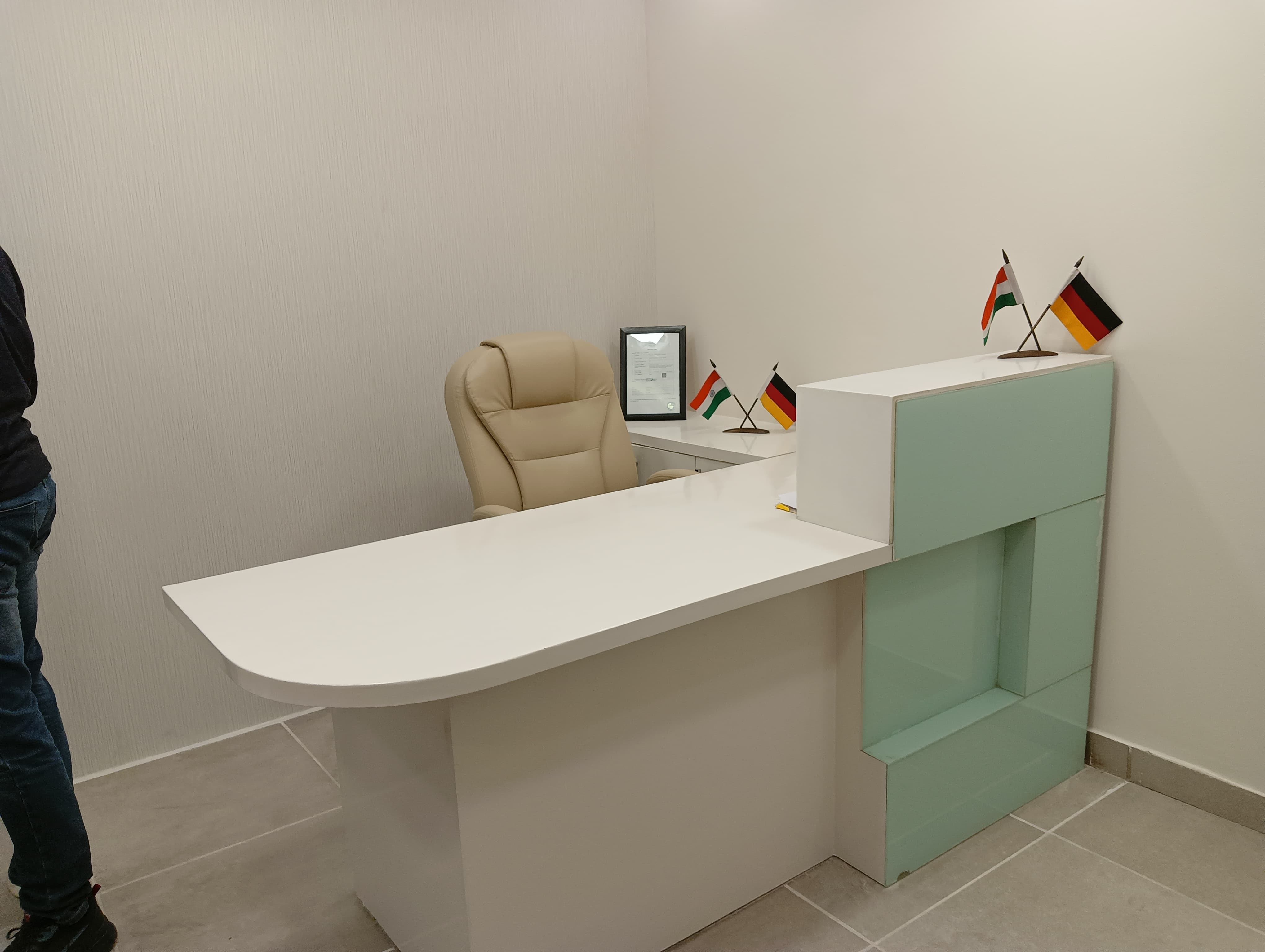 Office Space For Rent in IThums 62