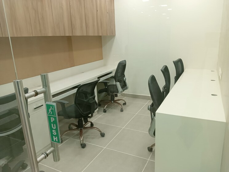 Team Area, ithums-62 Commercial Office Space 725 Sq.Ft. In Sector 62 Noida 8766800