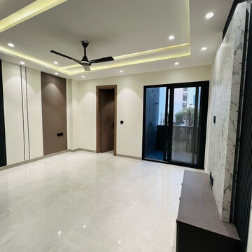 Room in 4 BHK Builder Floor at Uppal Southend, Sector 49 – for Sale