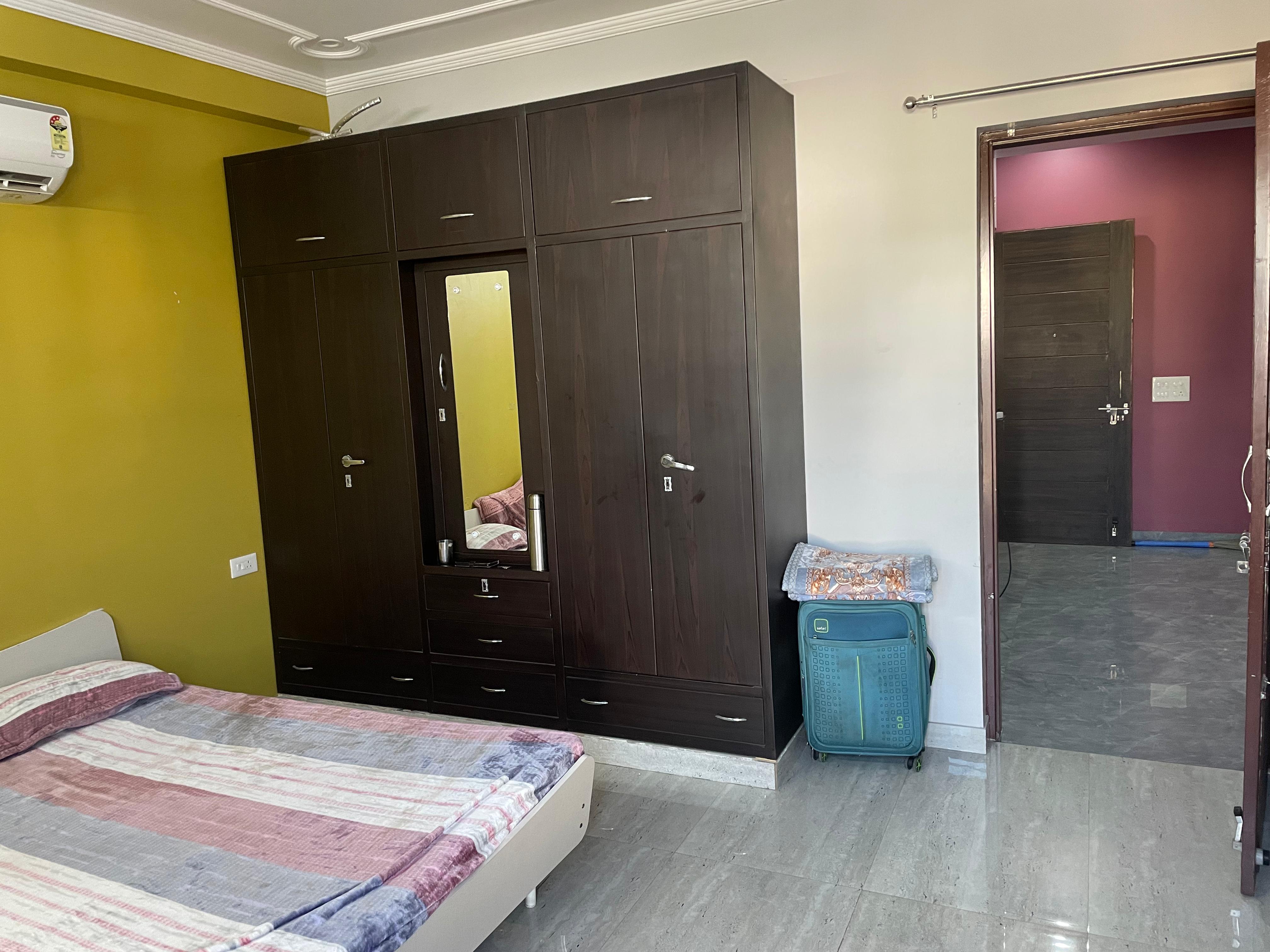 3 BHK Builder Floor For Rent in Sector 15 II