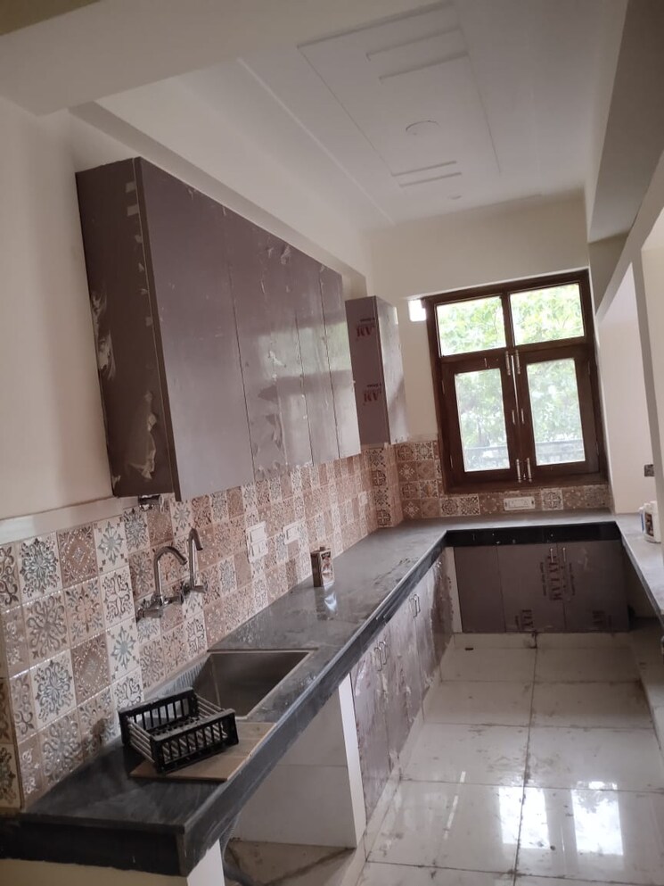 Kitchen, sector 11 3 Bedroom 2000 Sq.Ft. Builder Floor In Sector 11 Noida 8766885