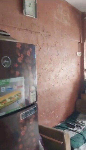 Furnished Amenities in 1 BHK Apartment at Dhiraj Building, Andheri East – for Rent