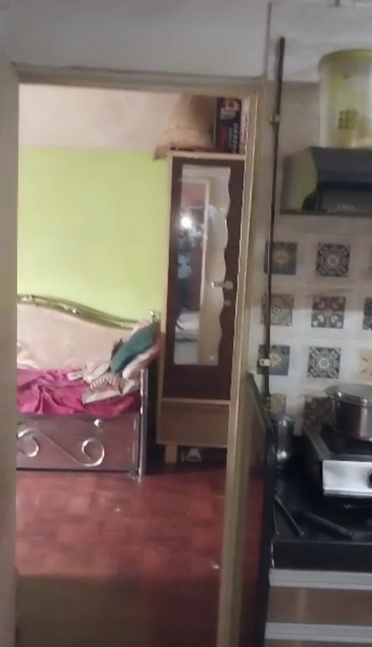 1 BHK Apartment For Rent in Dhiraj Building