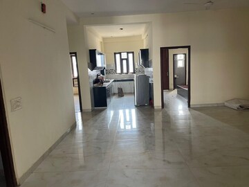 Room in 4 BHK Builder Floor at Ansal API Esencia, Sector 67 – for Rent