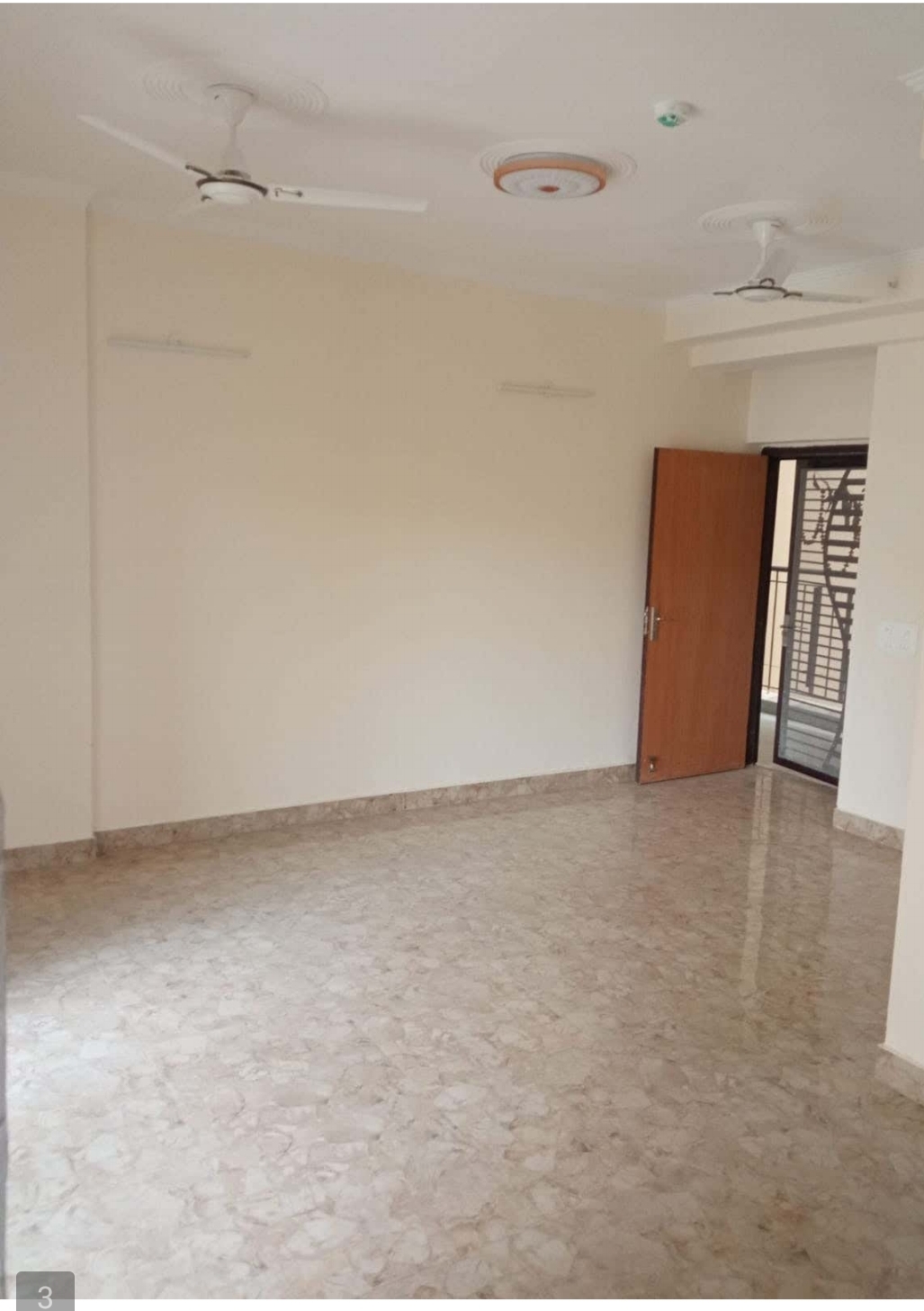 3 BHK 1400 Sq.Ft. Apartment in Amrapali Centurian Park