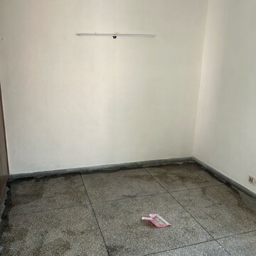 Room in 2 BHK Apartment at RWA Apartments Sector 21, Arun Vihar – for Rent