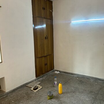 Room in 2 BHK Apartment at RWA Apartments Sector 21, Arun Vihar – for Rent