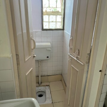 Bathroom in 2 BHK Apartment at RWA Apartments Sector 21, Arun Vihar – for Rent