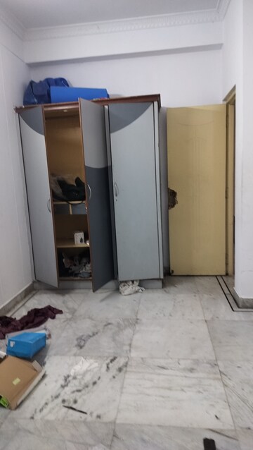 Room in 2 BHK Apartment at Film Nagar – for Rent