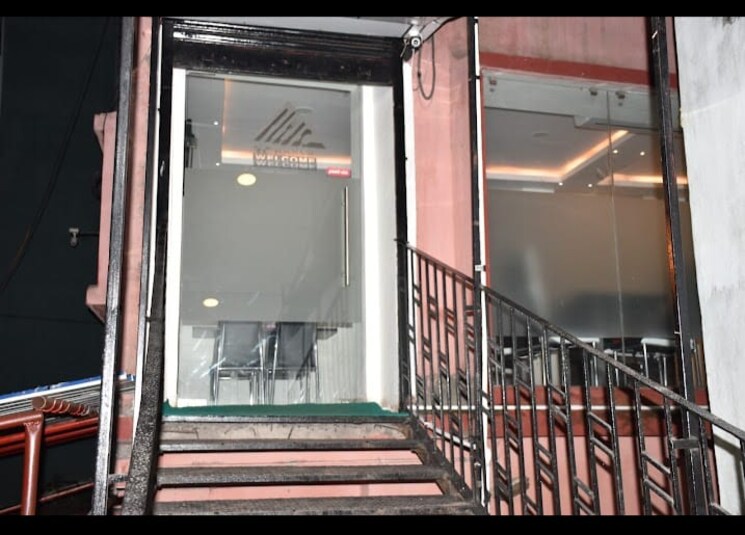 Exterior View, prince anwar shah road Commercial Showroom 1500 Sq.Ft. In Prince Anwar Shah Road Kolkata 8767045